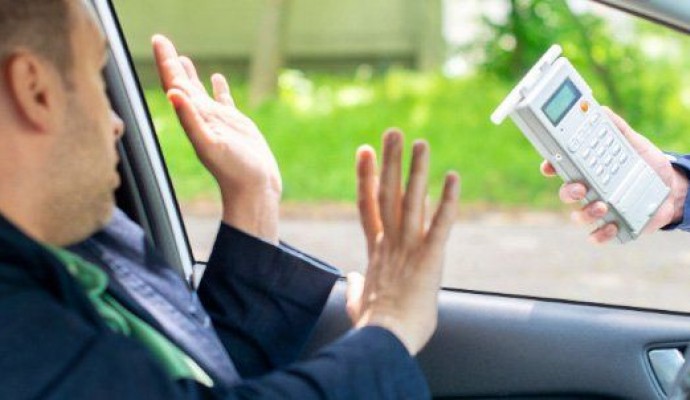 STF confirma multa para motorista que recusa bafômetro