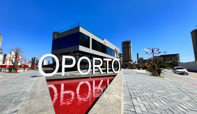 Oporto, em Porto Belo, é ponto de coleta de doações para vítimas das enchentes no RS